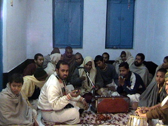 15 sarasvati puja vrindavan 2004.01.26