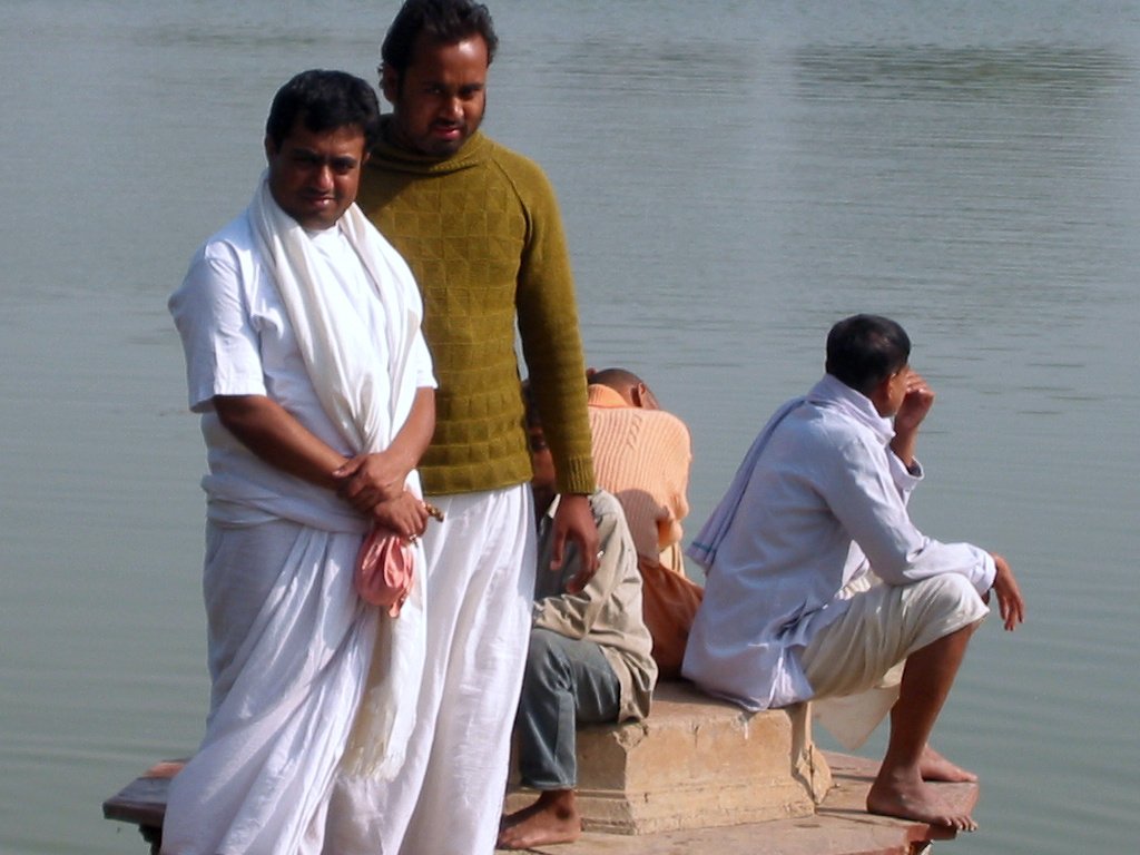 7 utsava surya kunda 2004.12.19