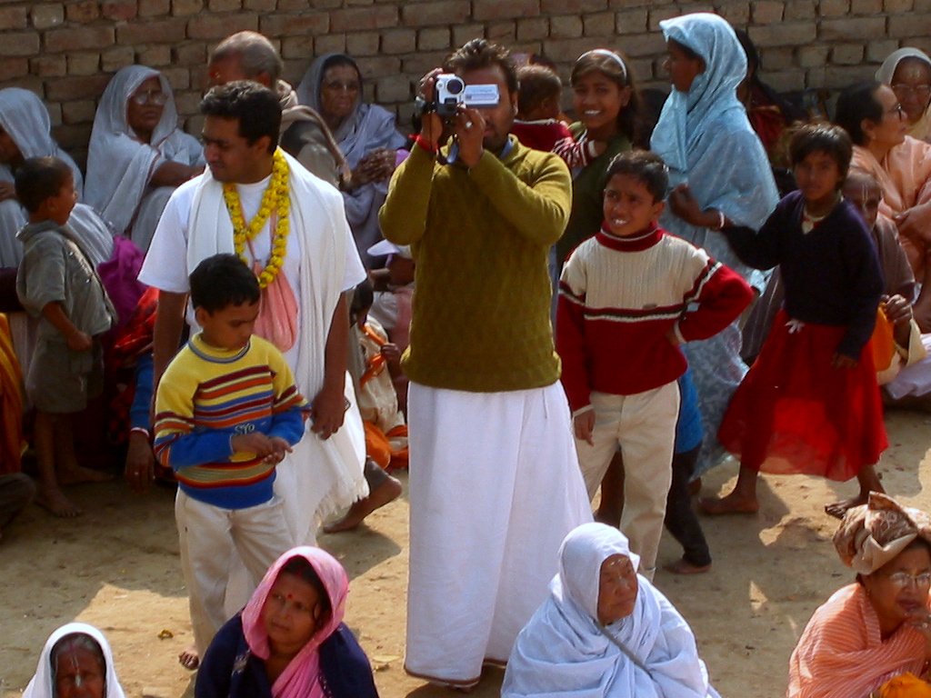 9 utsava surya kunda 2004.12.19