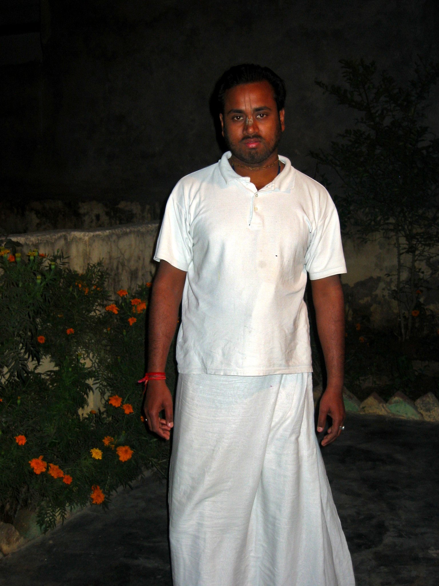 5 kailash nagar vrindavan 2004 02 18