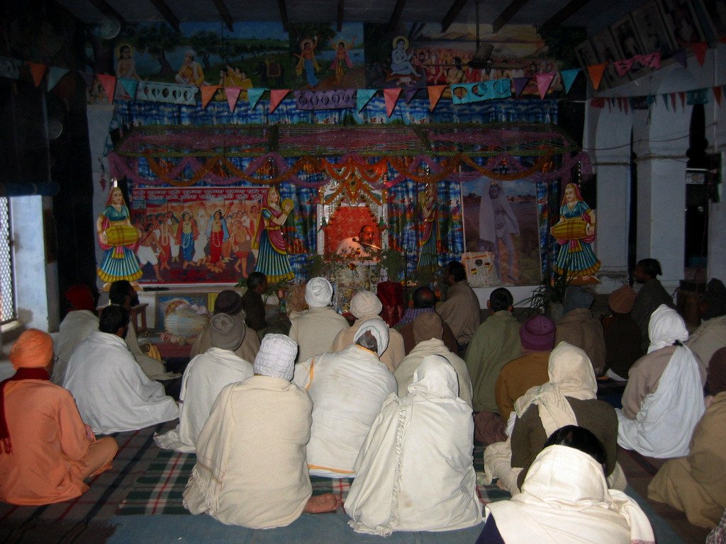 3 Listening to Hari katha Vrindavan 2006.12.24 29