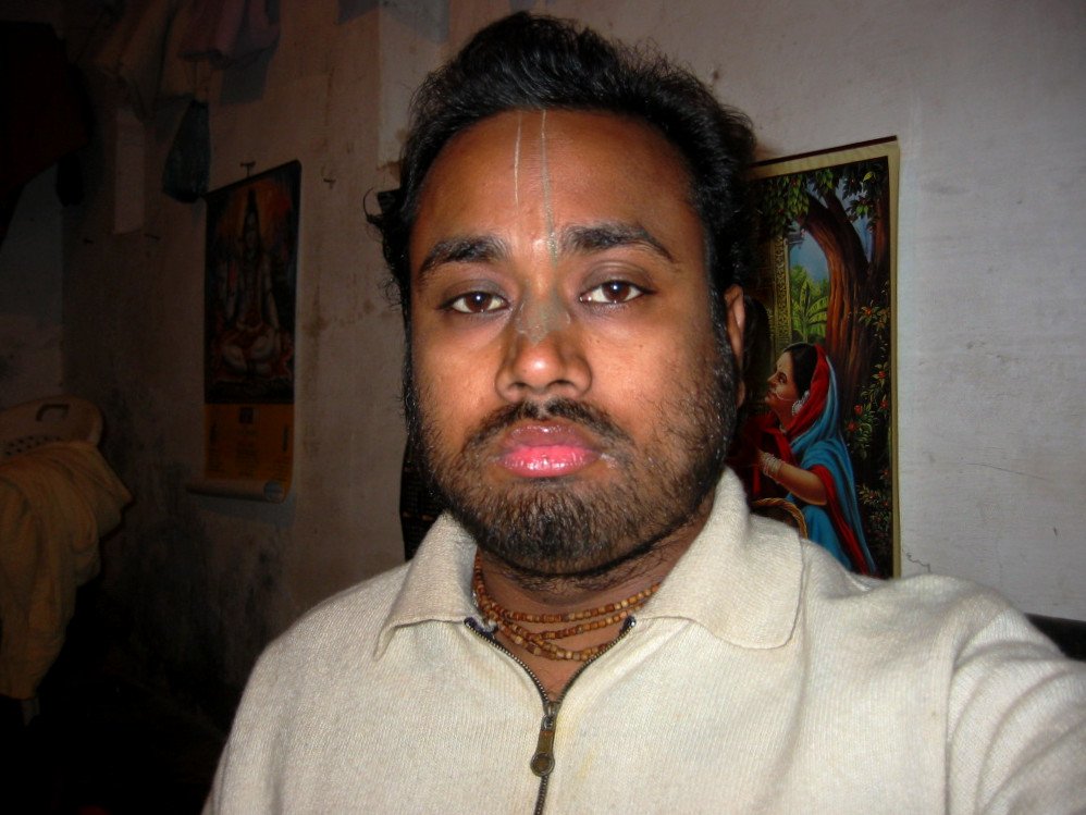 8 Listening to Hari katha Vrindavan 2006.12.24 29