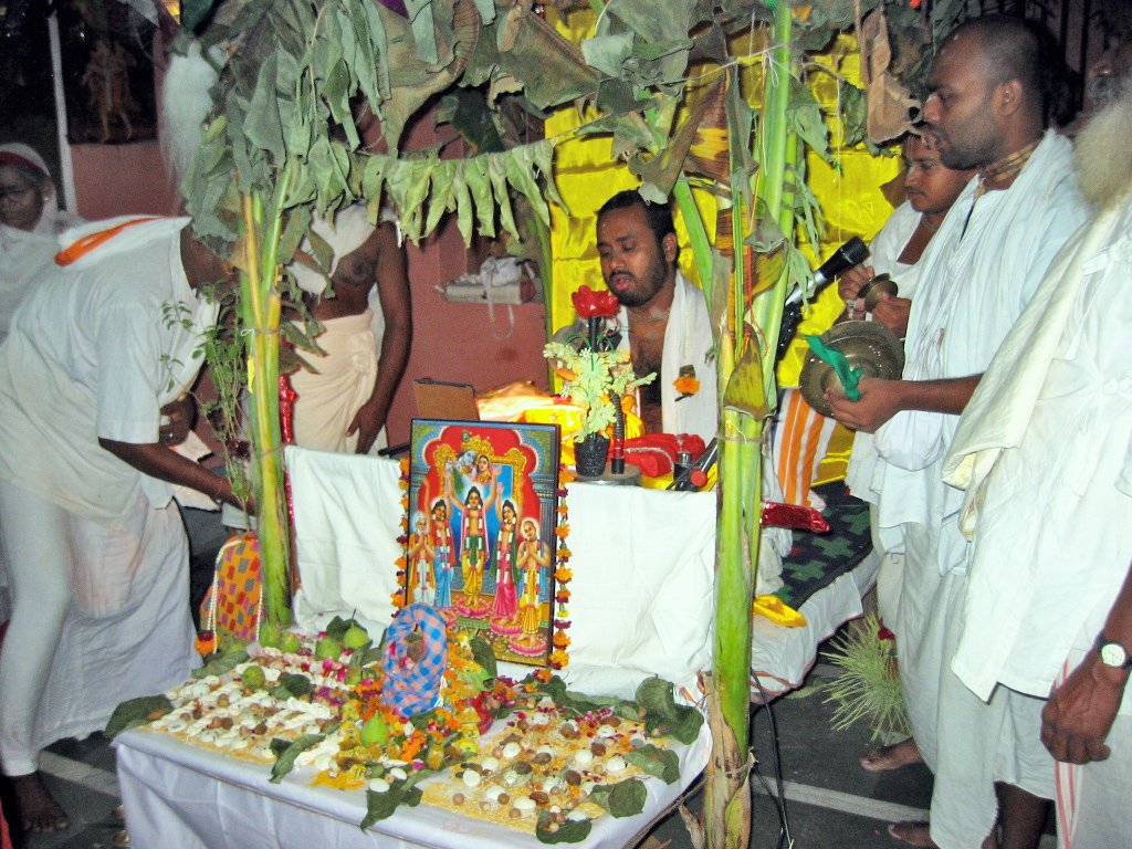 16 speaking hari katha vrindavan 2007.09.25