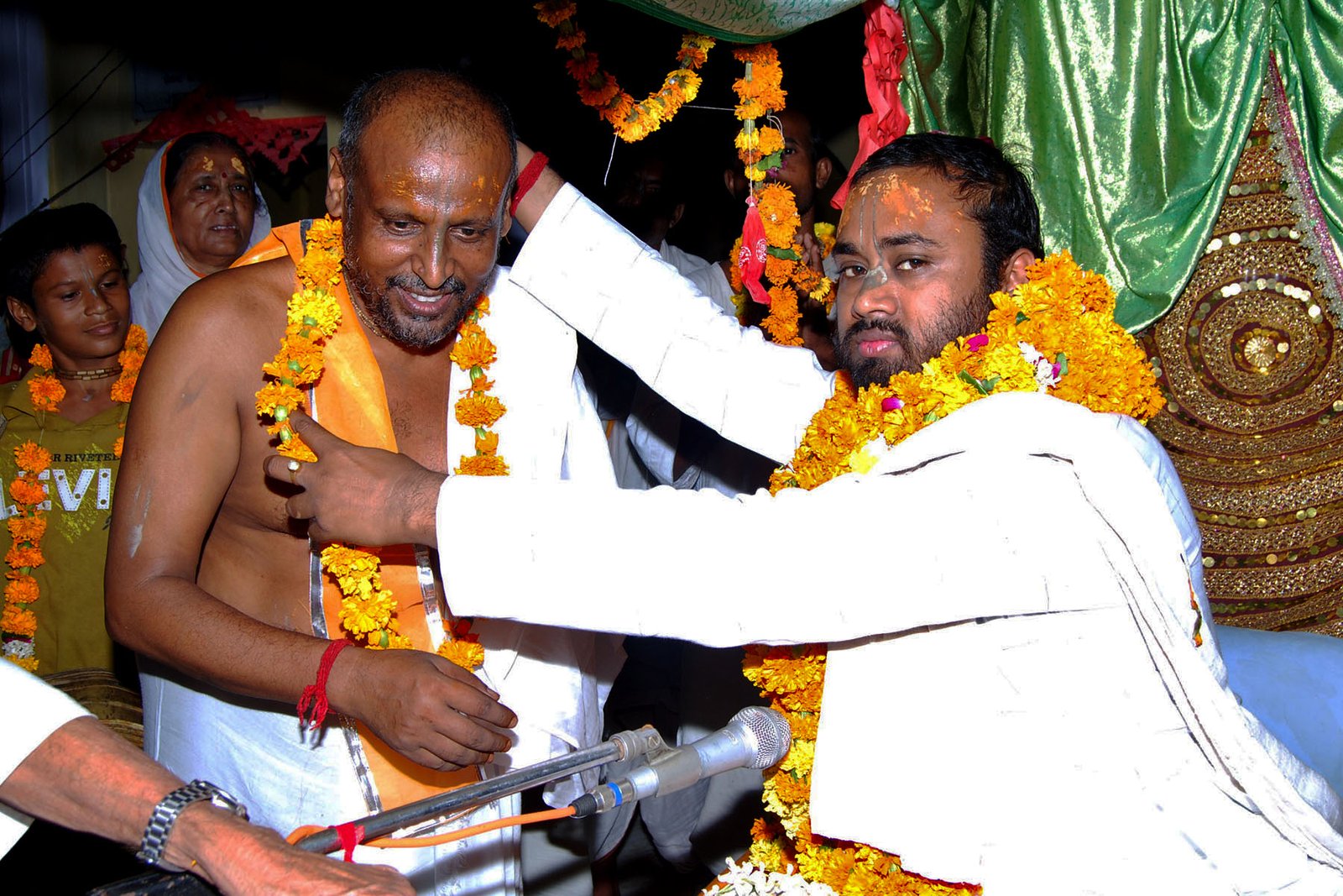 12 speaking hari katha govardhan 2008.10.04 08