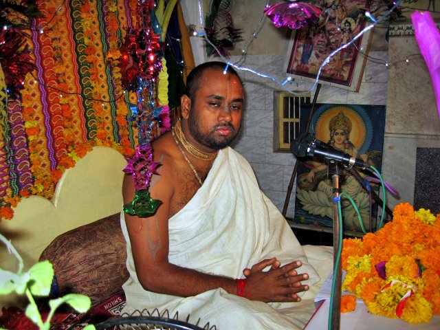 6 speaking hari katha govardhan 2011 10 22