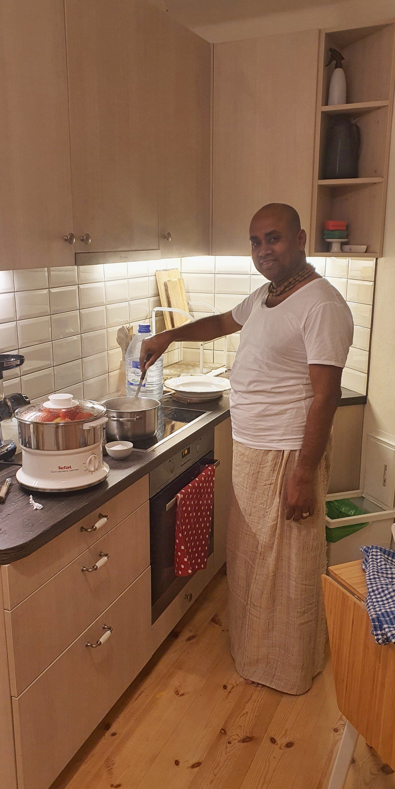 2 in govardhan das house